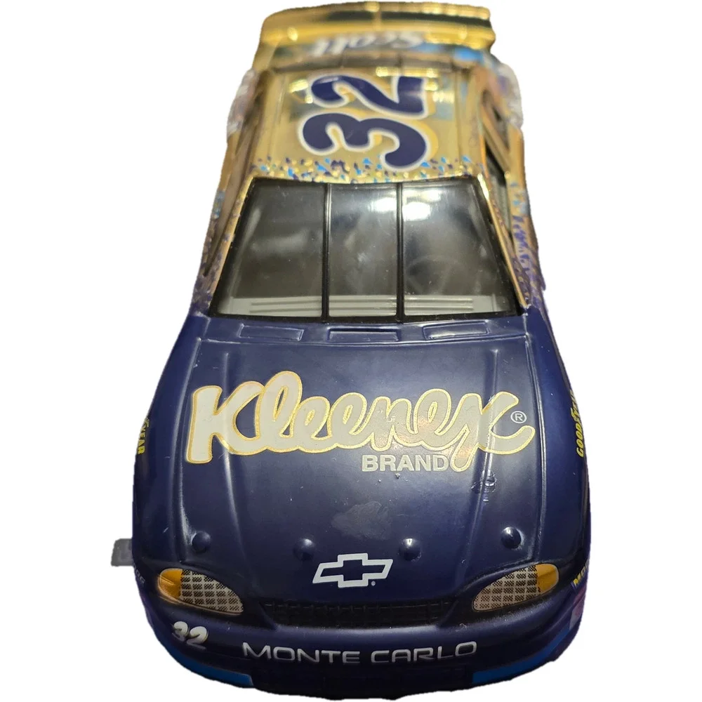 Racing Champions #32 Jeff Green Cottonelle Kleenex Gold 1:24 NASCAR Diecast